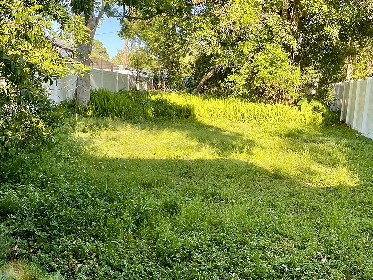 1009 Pinebrook Dr — Photo 16