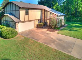 909 W Los Angeles St, Broken Arrow, OK 74011