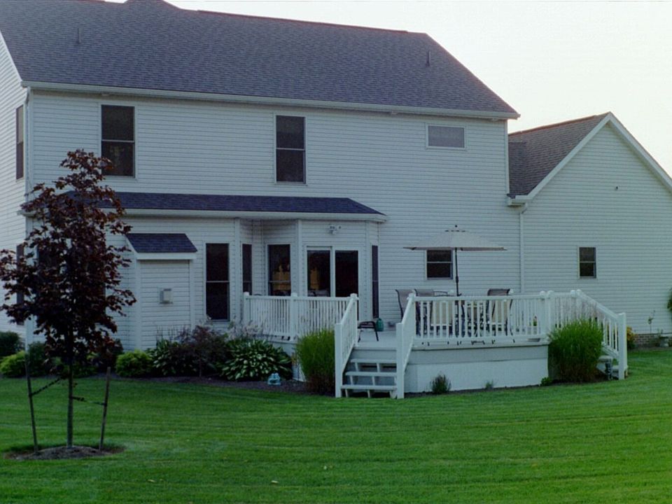 2nd image of 2110 Summerchase Rd NE