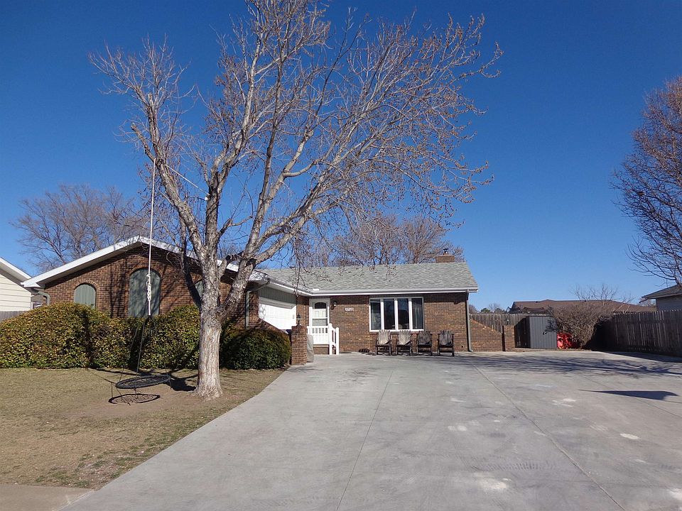 1st image of 3710 Hillcrest Dr