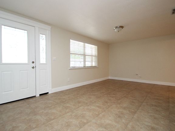 3rd image of 3460 Pinehurst Dr