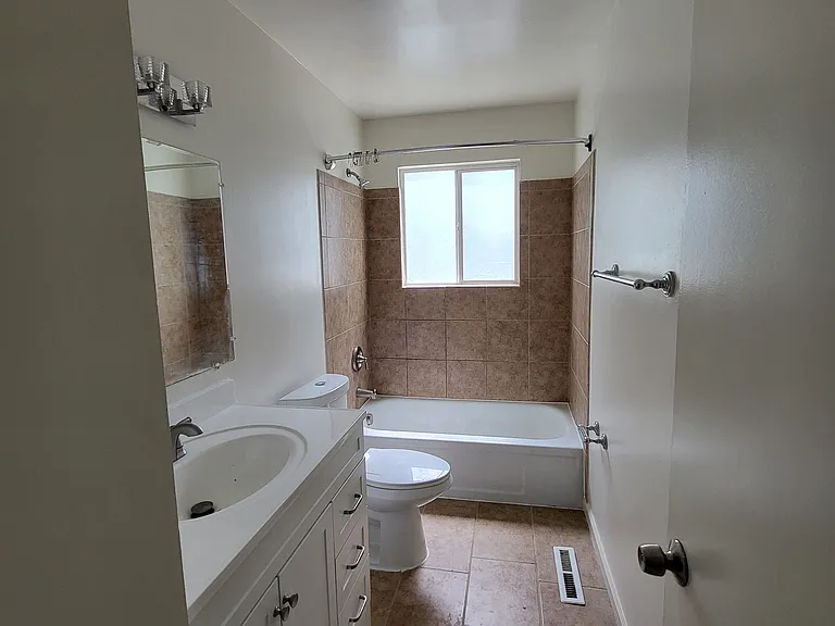 408 Laburnum Rd — Photo 22