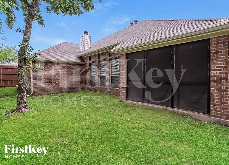 5829 Nathaniel Dr — Photo 15