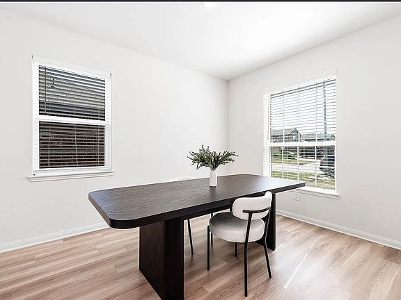 4th image of 22402 Kennons Way