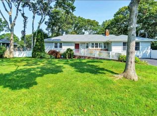 129 Lynncliff Rd, Hampton Bays, NY 11946