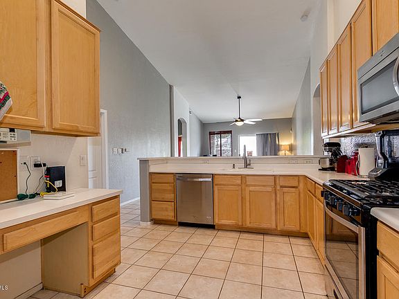 3rd image of 835 N Date Palm Dr