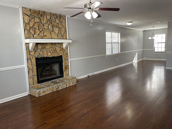 5th image of 3928 Miramar Court