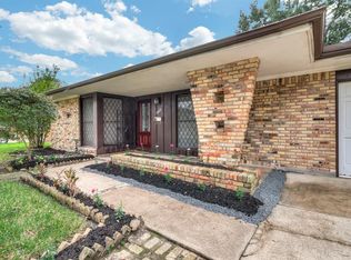 8810 Glenloch Dr, Houston, TX 77061