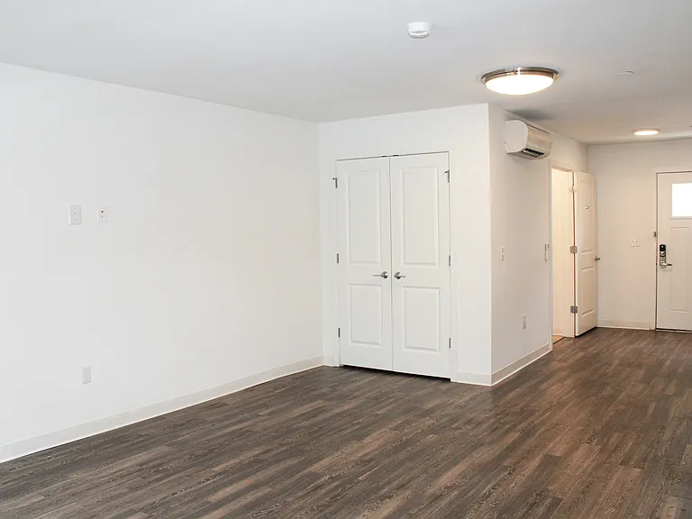 Point and Ravine Apartments — Photo 19