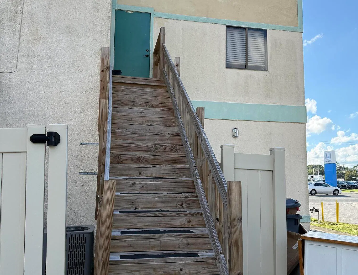 1 bed, 1.0 bath, 1066 sqft, $1,000 — Photo 1