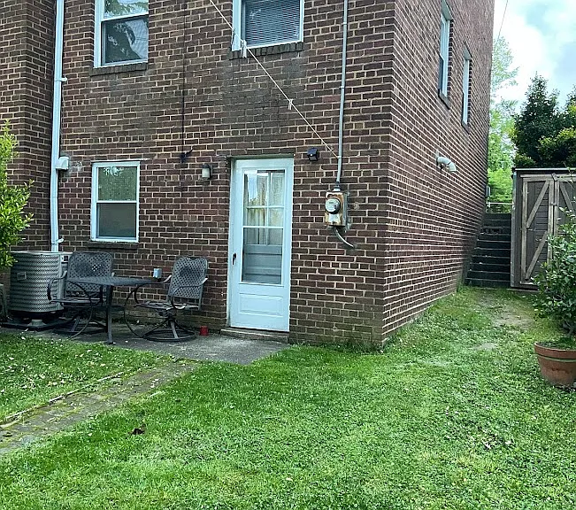 120 E Rosemont Ave — Photo 11