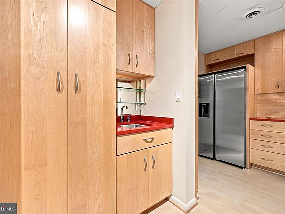 3rd image of 614 Loveville Rd APT E-04a