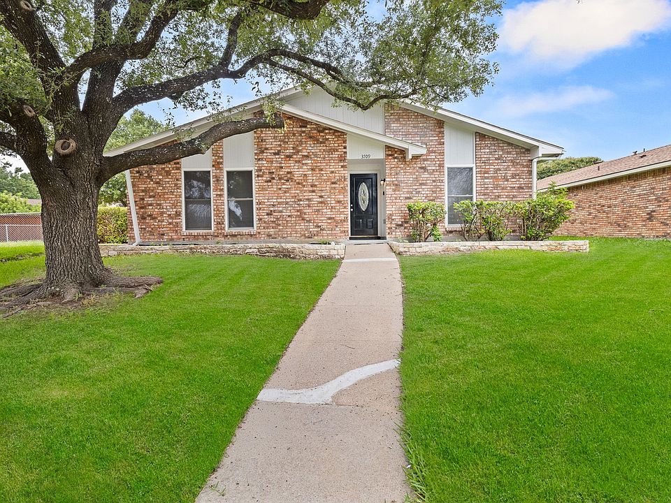 1st image of 3709 Red Oak Dr