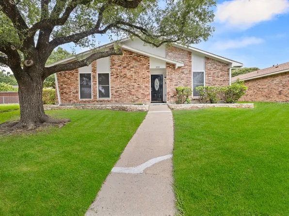 3709 Red Oak Dr, Garland, TX 75043