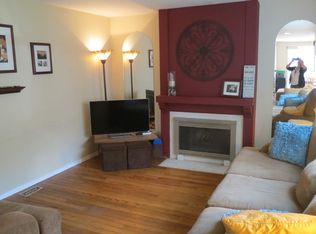 234 Hedgerow Dr, Bloomingdale, IL 60108