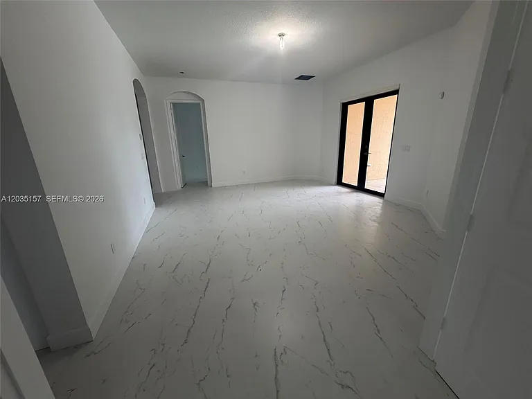 8711 NW 41st St — Photo 5