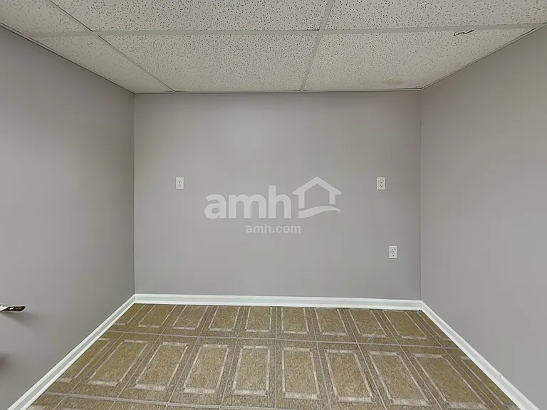 400 Galvin Pkwy — Photo 19