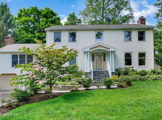 6 Coventry Ln, Riverside, CT 06878