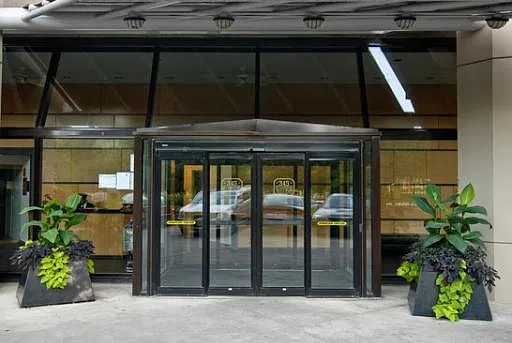 2 bed, 1150 sqft, $4,000 — Photo 2