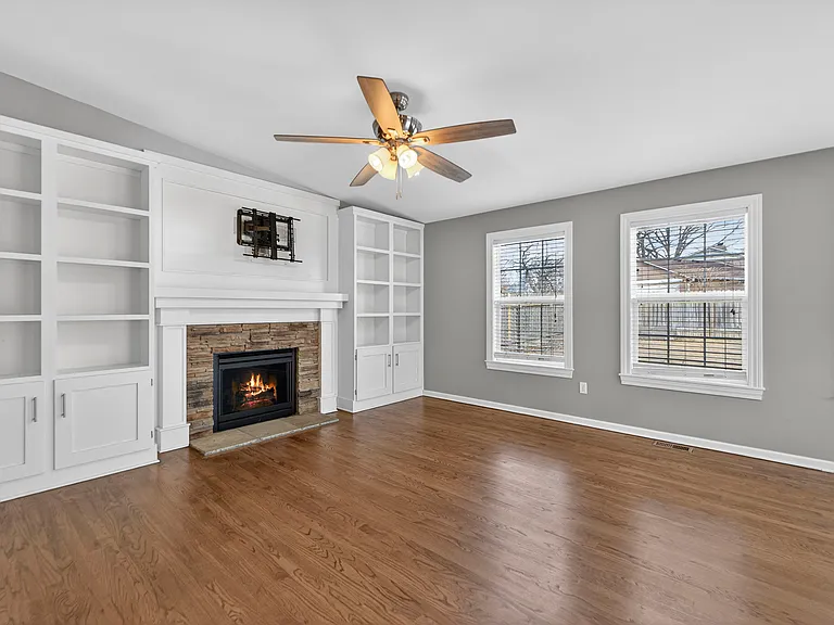 4640 W 70th Ter — Photo 11