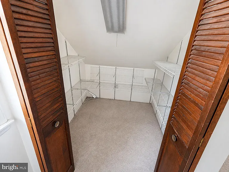 300 Wilson Ave — Photo 11