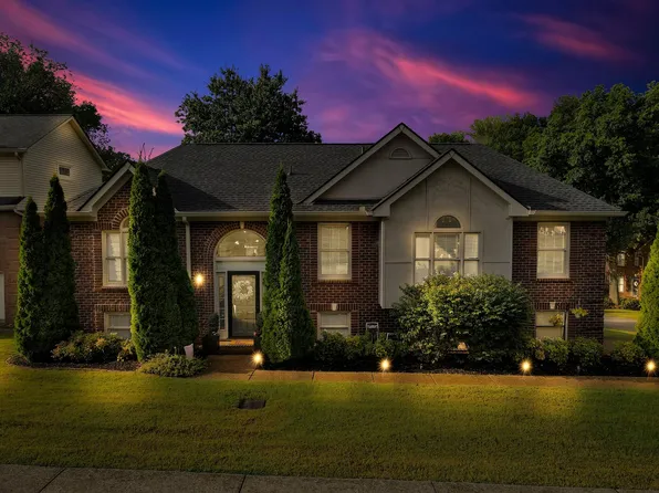 2001 Woodlake Ct, Nashville, TN 37214