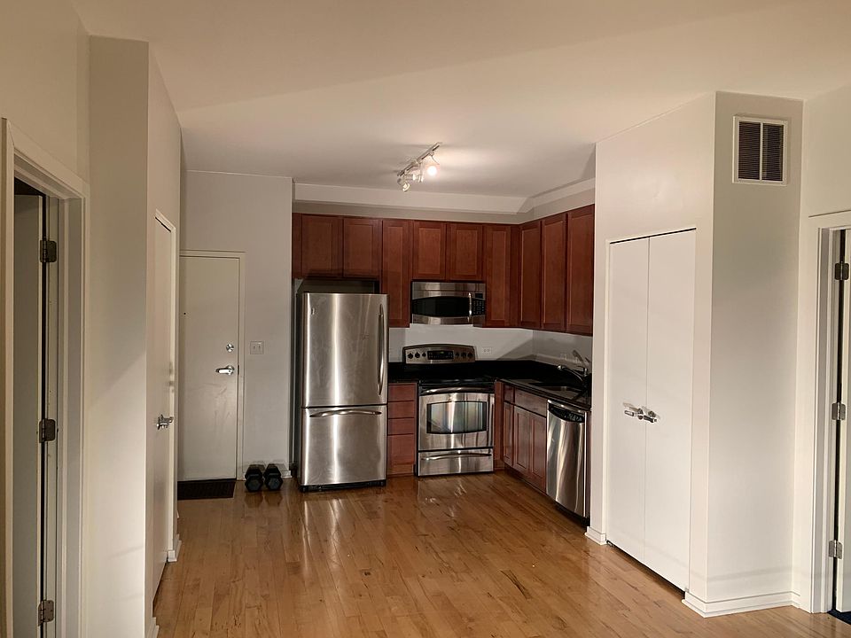 1st image of 1 E 8th St #303