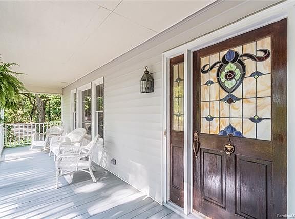 2nd image of 344 Echo Hill Ln