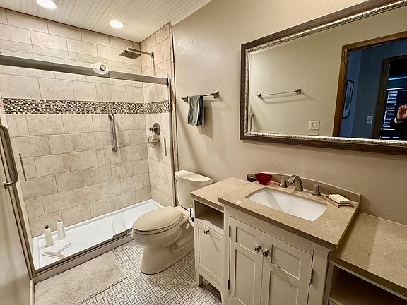 4th image of 12990 W Bluemound ROAD #103