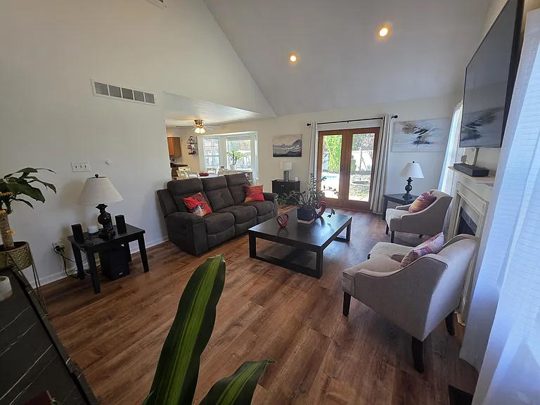 138 Persimmon St — Photo 7