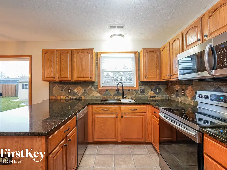 785 Hummingbird Ln — Photo 6