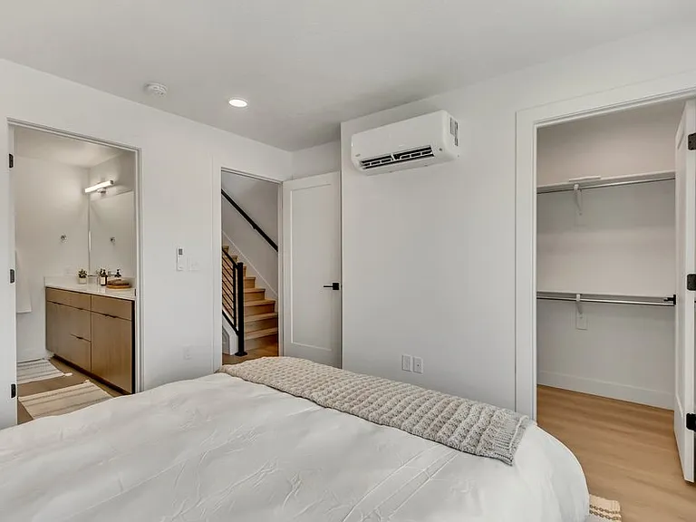 44 W Iko Ave — Photo 11