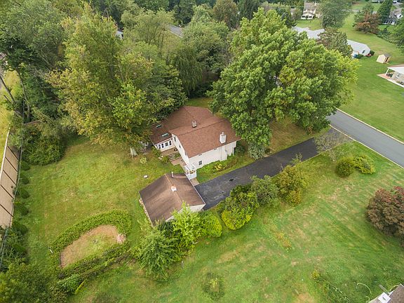 Side Aerial View & Yard