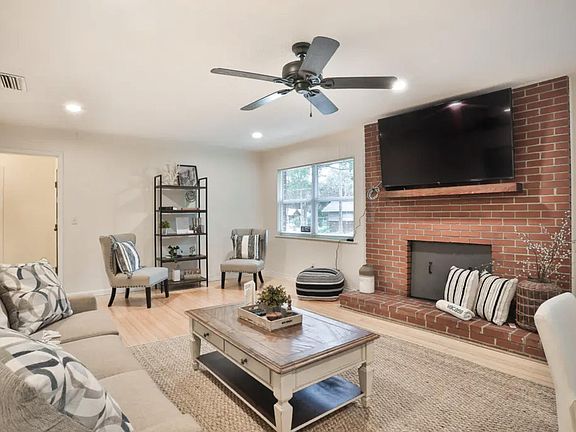 3rd image of 9 Park Terrace Dr
