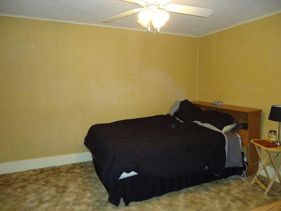 4th image of 609 N Chestnut St