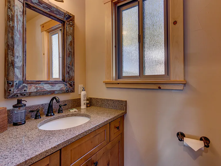 1325 Edelweiss Ln — Photo 10