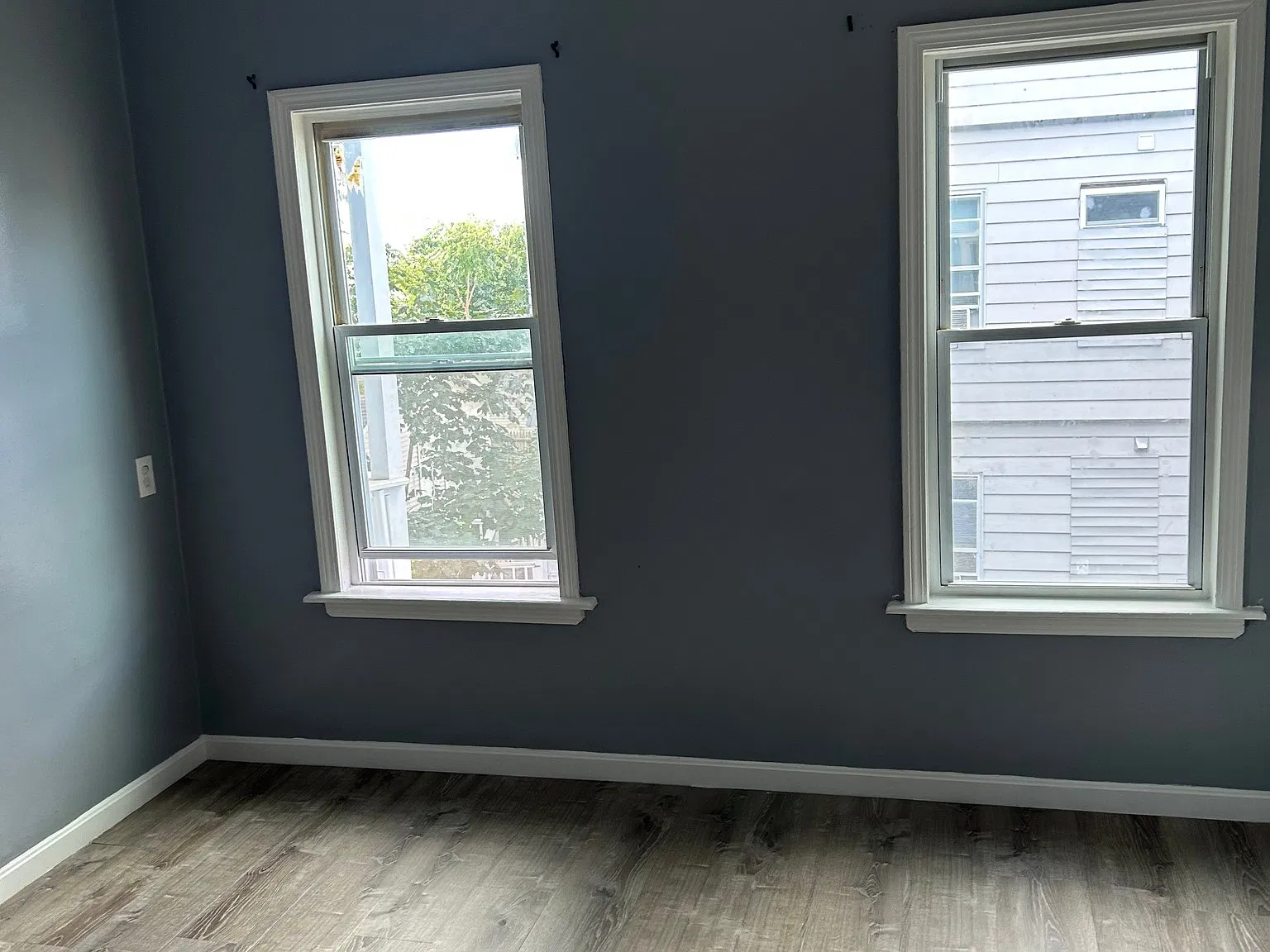 3 bed, 1.0 bath, 1276 sqft, $2,600 — Photo 2