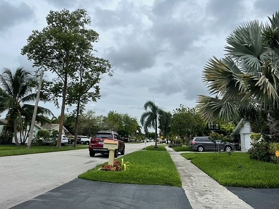 5th image of 9390 NW 33rd Mnr