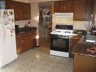 5th image of 842 E Lawrence Ave