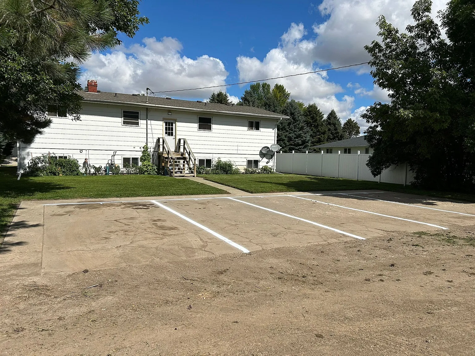 2 bed, 1.0 bath, 800 sqft, $700 — Photo 2