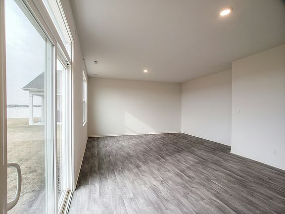 5th image of 7695 W 105th Pl