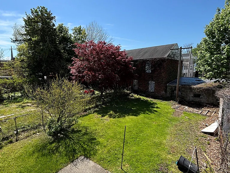 16 Mansion St — Photo 21