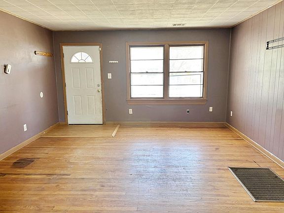 3rd image of 309 Center St