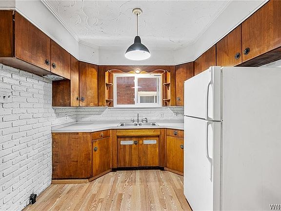 5th image of 2240 La Salle Ave