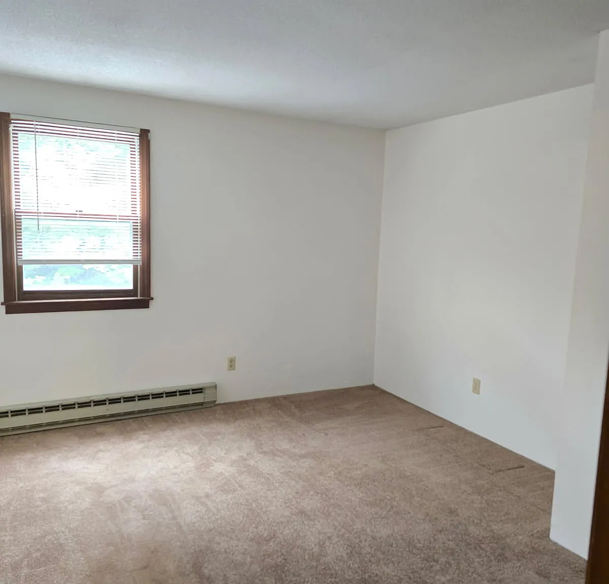2 bed, $1,400 — Photo 3