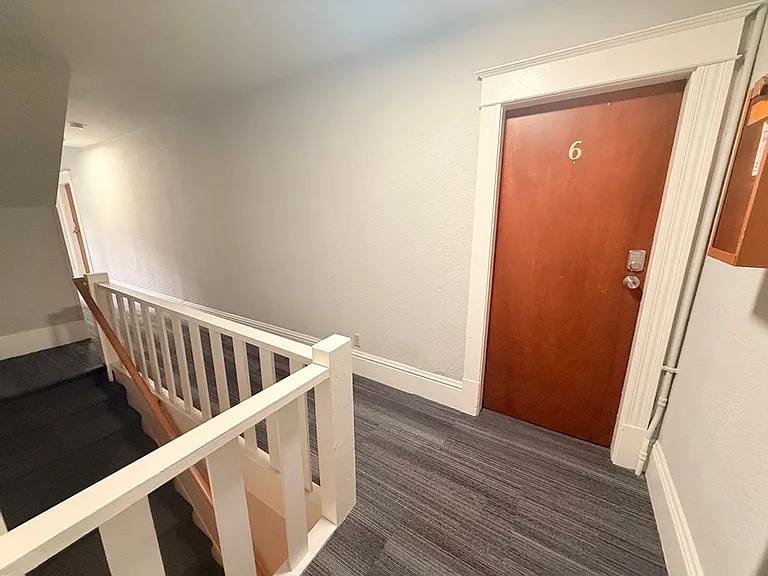 Farrah Apartments: 1 & 2 Bedroom Renovated Units — Photo 22