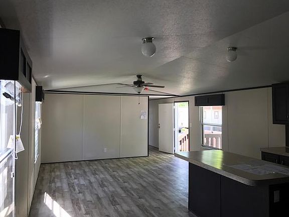 4th image of 639 Summerhaven Dr