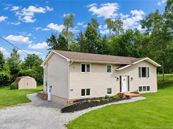 38 Donlea Dr, Hampton, NB E5N 5K3