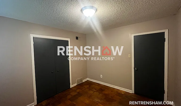 3773 Voltaire Ave — Photo 5