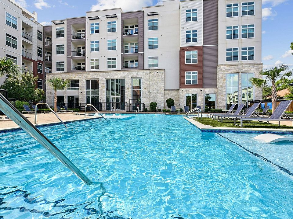 Vargos Pool